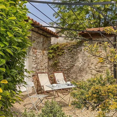 De Charme Avec Jardin Prive Pres De Nantes, Acces Facile, Equipe Confort - Fr-1-306-812 * Saint-Sébastien-sur-Loire