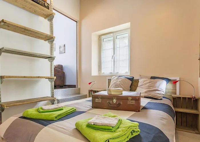 Saint-sébastien-sur-loire, 2 Pièces, 2 Personnes - Fr-1-306-812 *